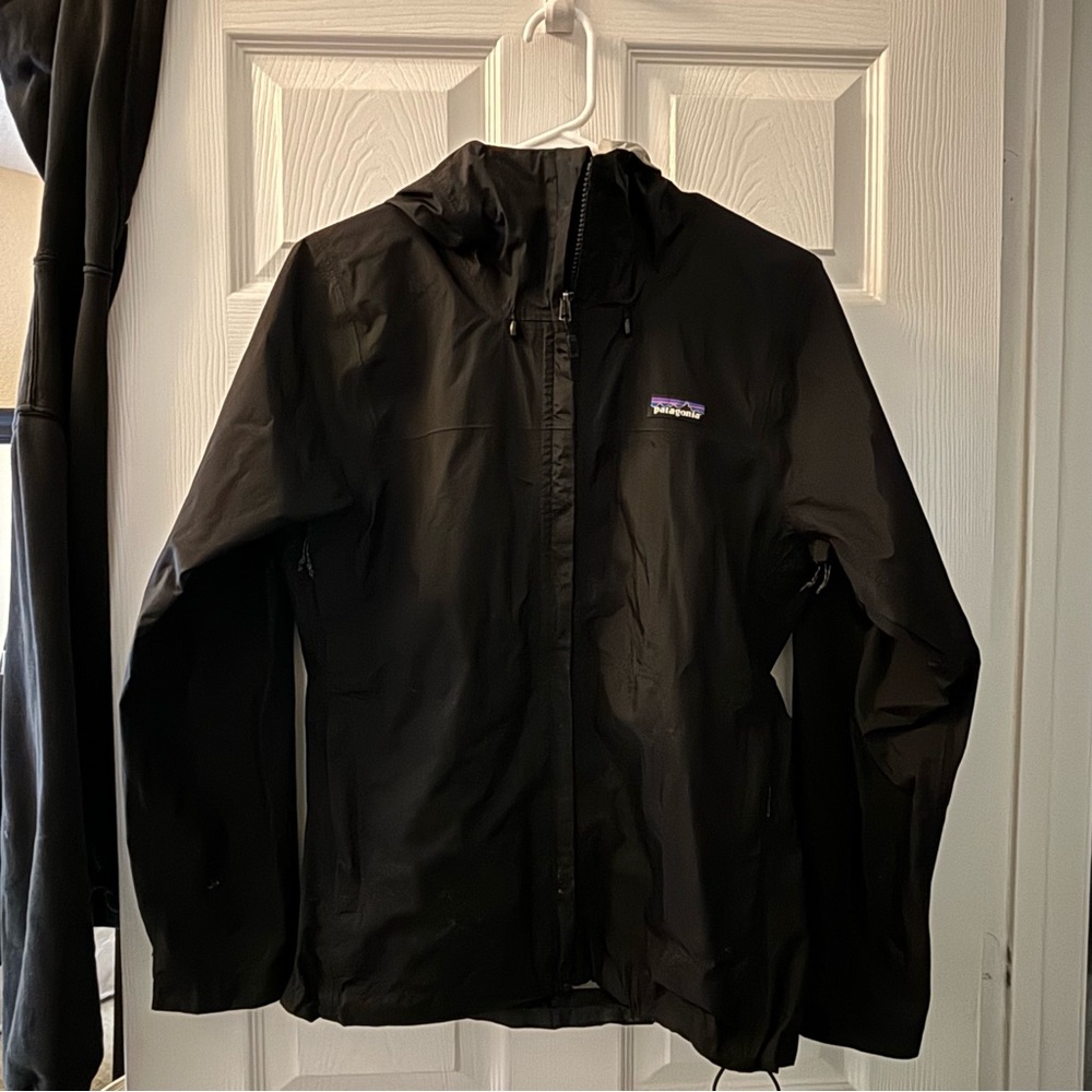 Small Patagonia Torrentshell 2.5L Rain jacket